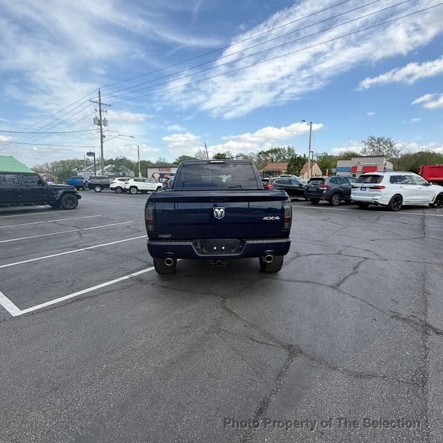 2016 Ram 1500 4WD CREW CAB EXPRESS W/EXPRESS PACKAGE & HEMI - 22996235 - 13