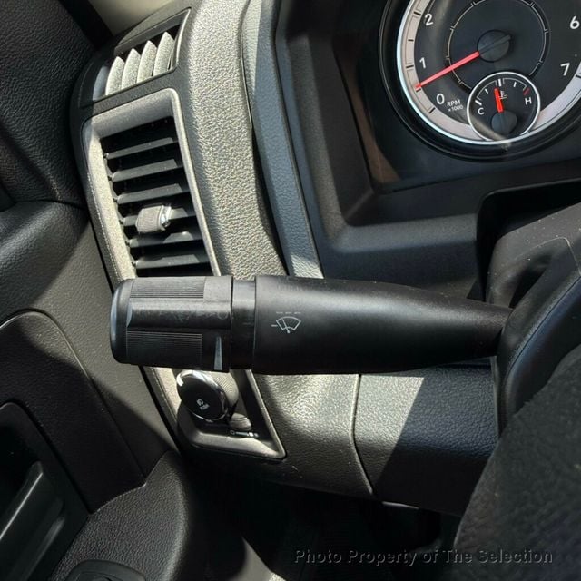 2016 Ram 1500 4WD CREW CAB EXPRESS W/EXPRESS PACKAGE & HEMI - 22996235 - 27