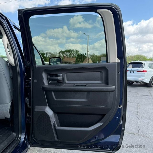 2016 Ram 1500 4WD CREW CAB EXPRESS W/EXPRESS PACKAGE & HEMI - 22996235 - 38