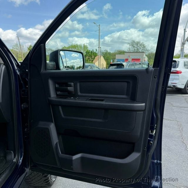 2016 Ram 1500 4WD CREW CAB EXPRESS W/EXPRESS PACKAGE & HEMI - 22996235 - 39