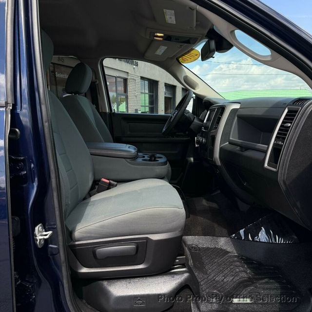 2016 Ram 1500 4WD CREW CAB EXPRESS W/EXPRESS PACKAGE & HEMI - 22996235 - 40