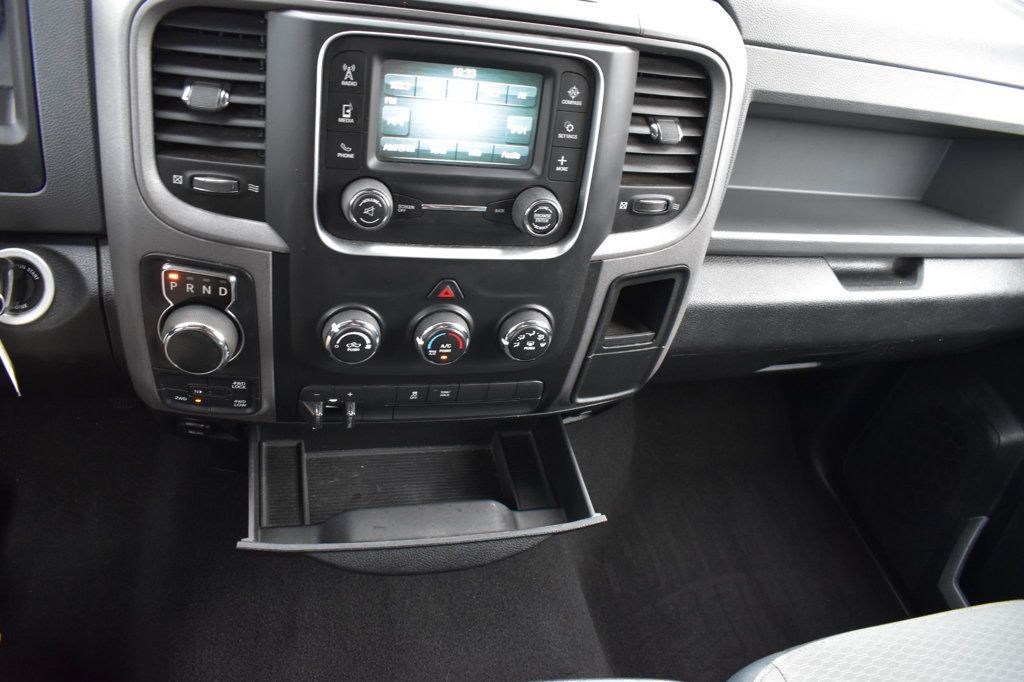 2016 Ram 1500 4WD Quad Cab 140.5" Express - 22839311 - 35