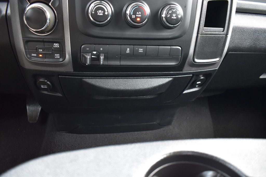 2016 Ram 1500 4WD Quad Cab 140.5" Express - 22839311 - 36