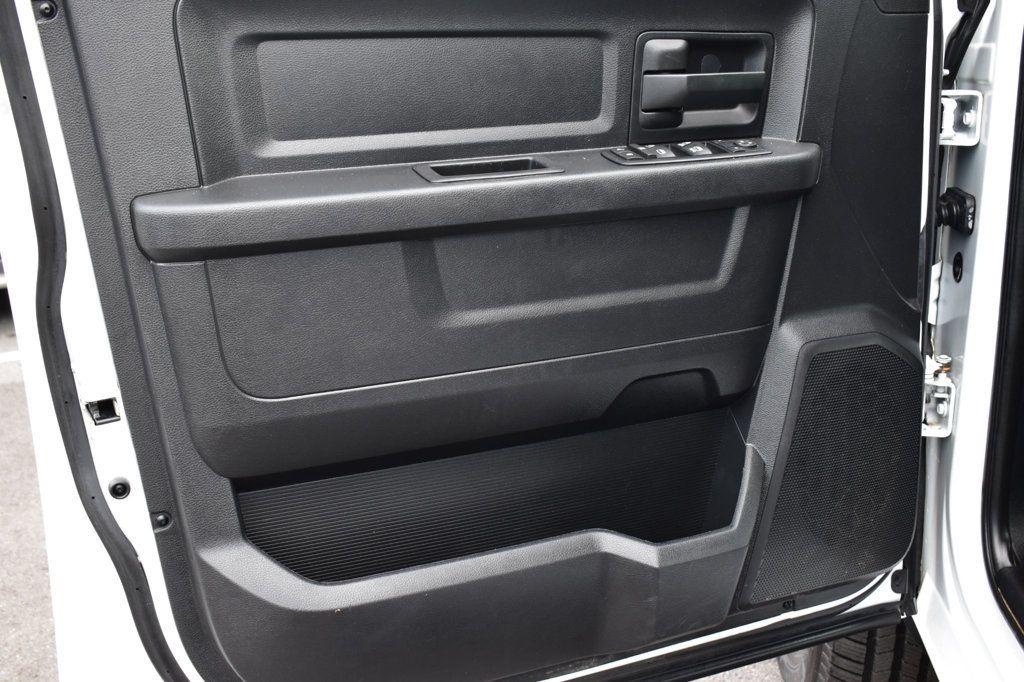 2016 Ram 1500 4WD Quad Cab 140.5" Express - 22839311 - 41