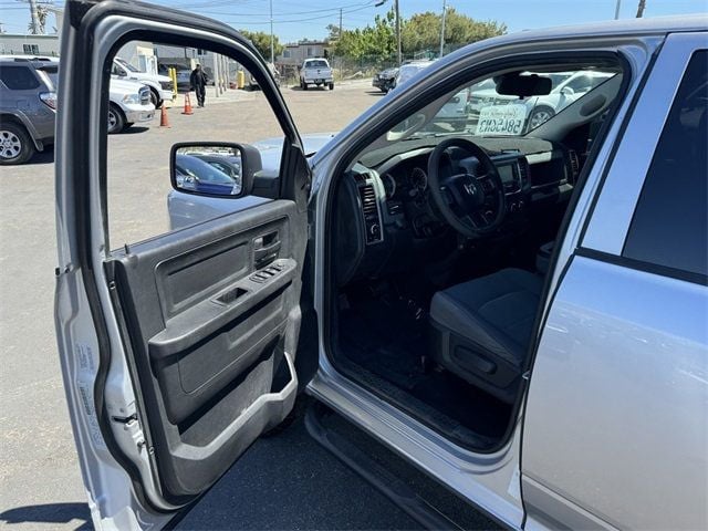 2016 Ram 1500 4WD Quad Cab 140.5" Express - 22404947 - 26