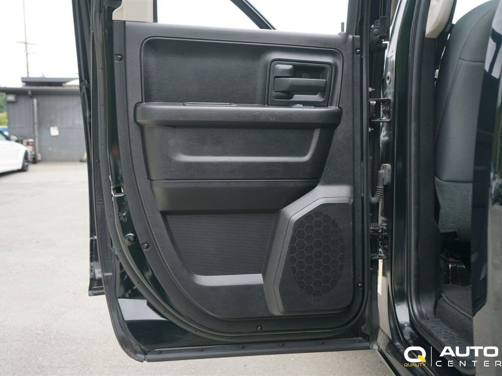 2016 Ram 1500 4WD Quad Cab 140.5" Tradesman - 22883295 - 11