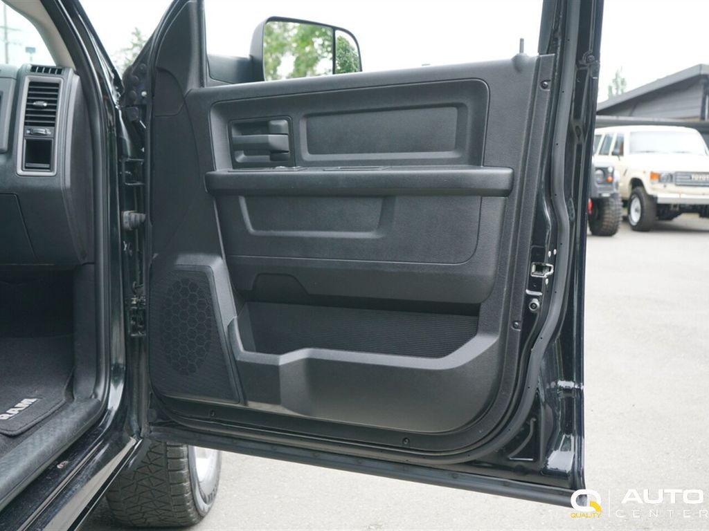 2016 Ram 1500 4WD Quad Cab 140.5" Tradesman - 22883295 - 12