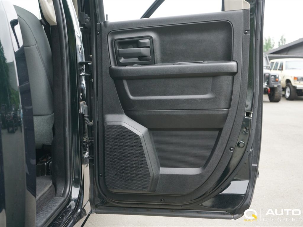 2016 Ram 1500 4WD Quad Cab 140.5" Tradesman - 22883295 - 13