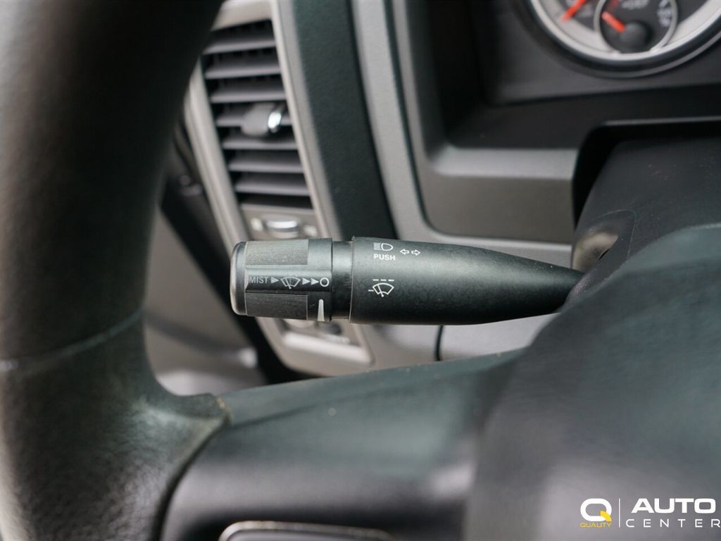 2016 Ram 1500 4WD Quad Cab 140.5" Tradesman - 22883295 - 28