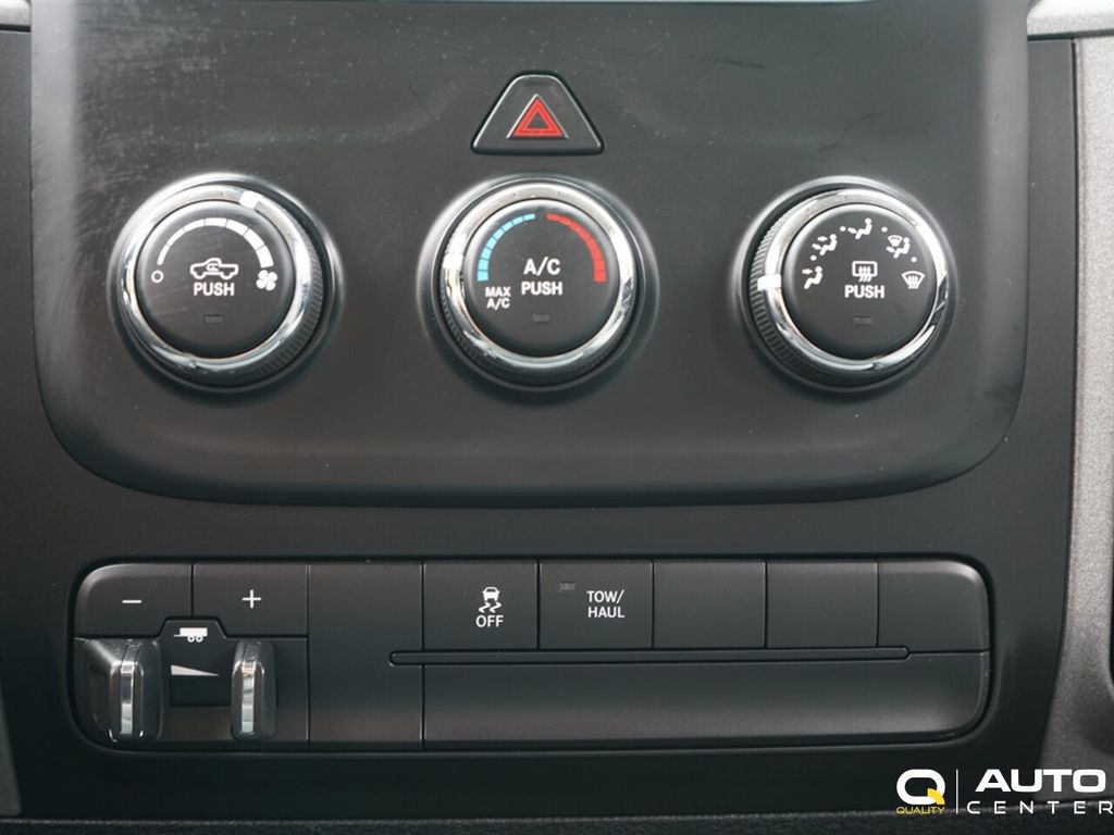 2016 Ram 1500 4WD Quad Cab 140.5" Tradesman - 22883295 - 31