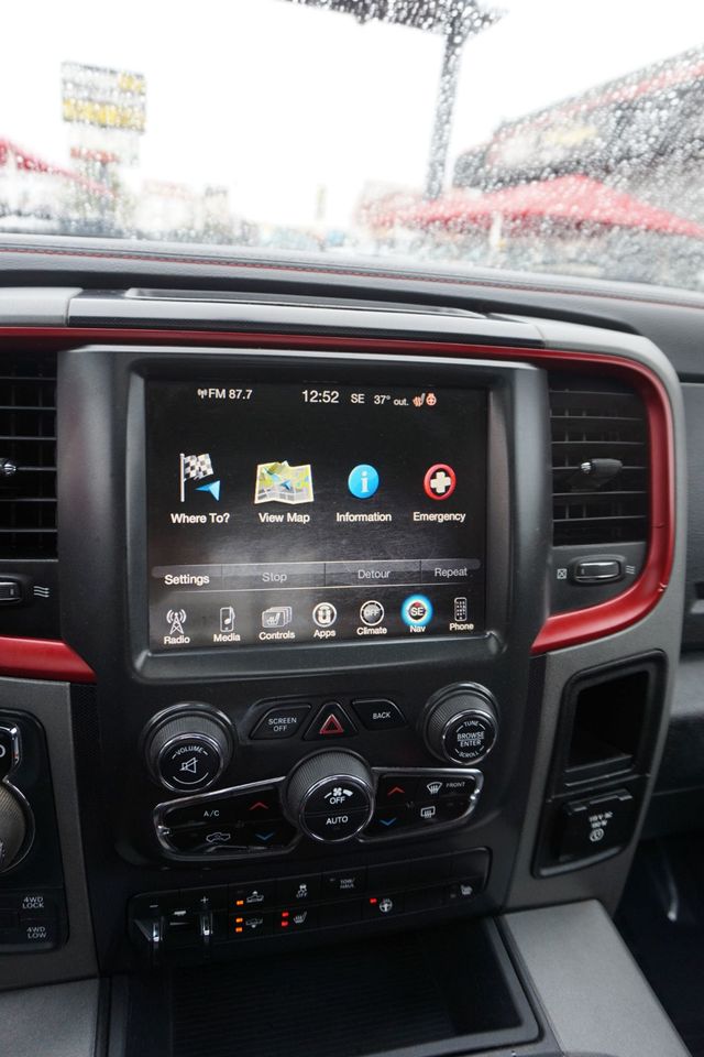 2016 Ram 1500 4WD, REBEL, MOON ROOF, NAVIGATION, BACKUP CAMERA.KEYLESS ENTRY - 22987740 - 23