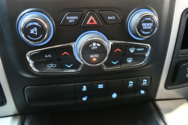 2016 Ram 1500 Sunroof Navigation Hemi 4x4 Crew Cab Bed Cover - 22963101 - 24