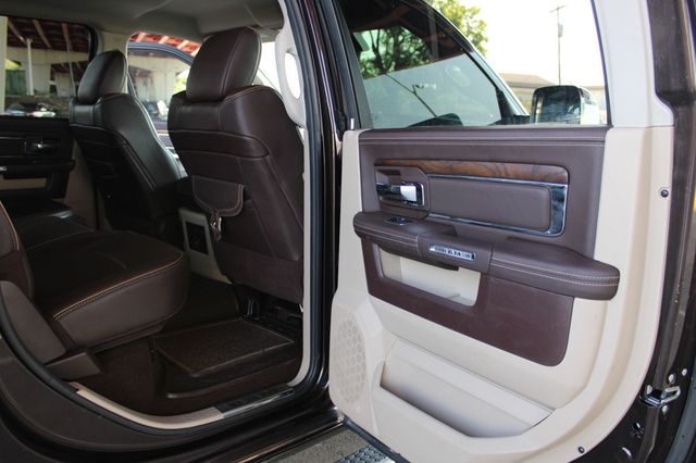 2016 Ram 2500 4WD Crew Cab 149" Laramie Longhorn - 23074375 - 11