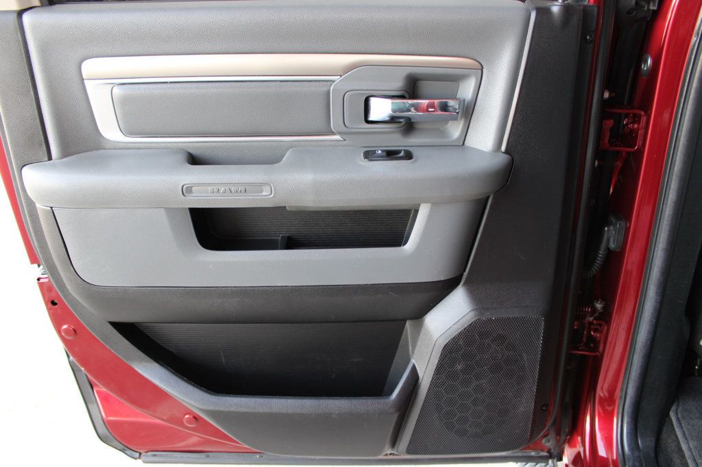 2016 Ram 3500 4WD Crew Cab 149" Lone Star - 23057542 - 16