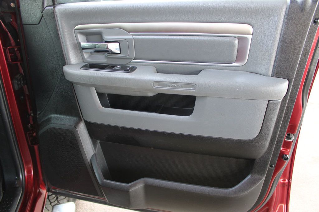 2016 Ram 3500 4WD Crew Cab 149" Lone Star - 23057542 - 8