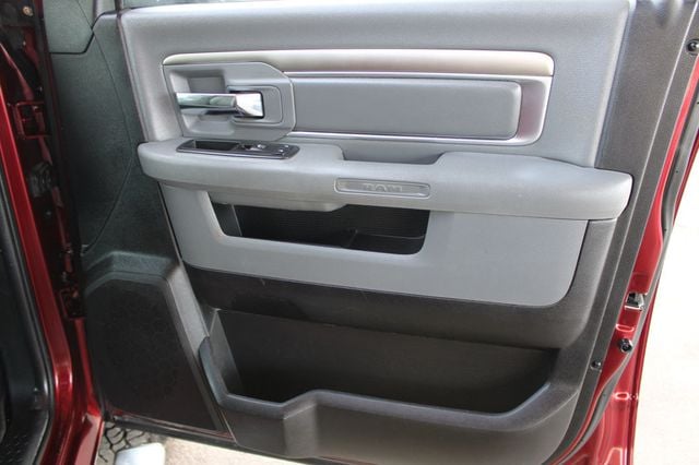 2016 Ram 3500 4WD Crew Cab 149" Lone Star - 23057542 - 8
