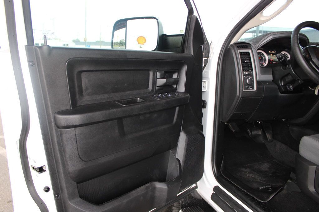 2016 Ram 3500 4WD Crew Cab 169" Tradesman - 23068897 - 7