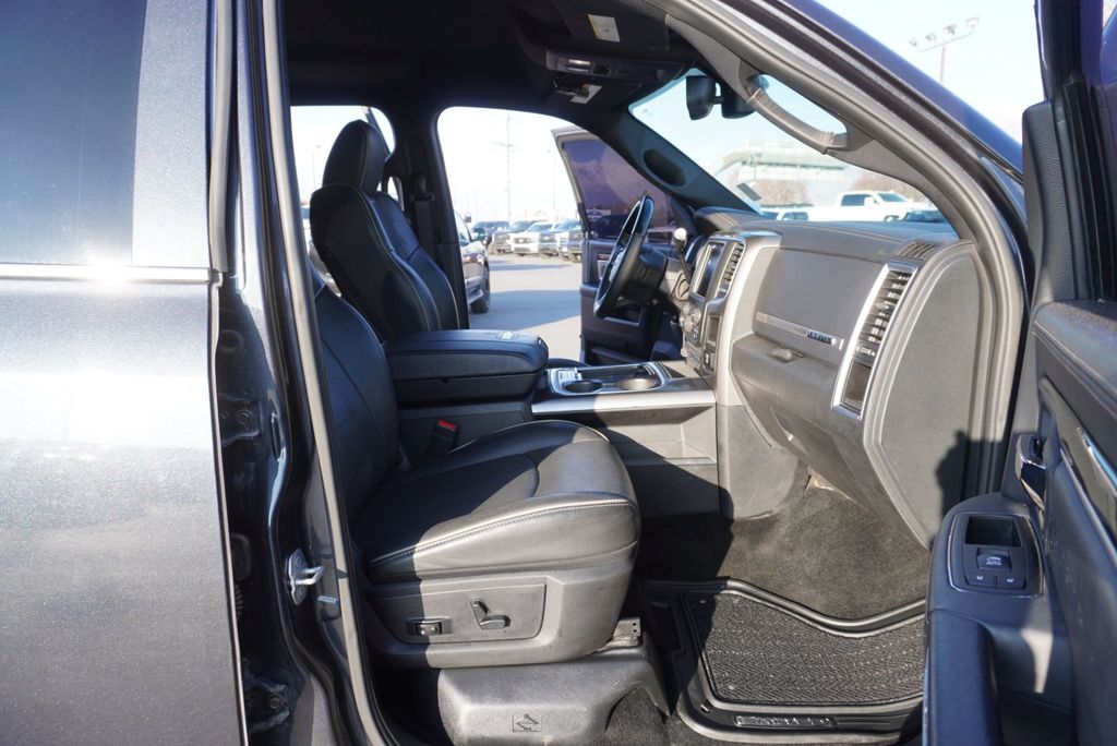 2016 Ram 3500 LIMITED - 22970896 - 24