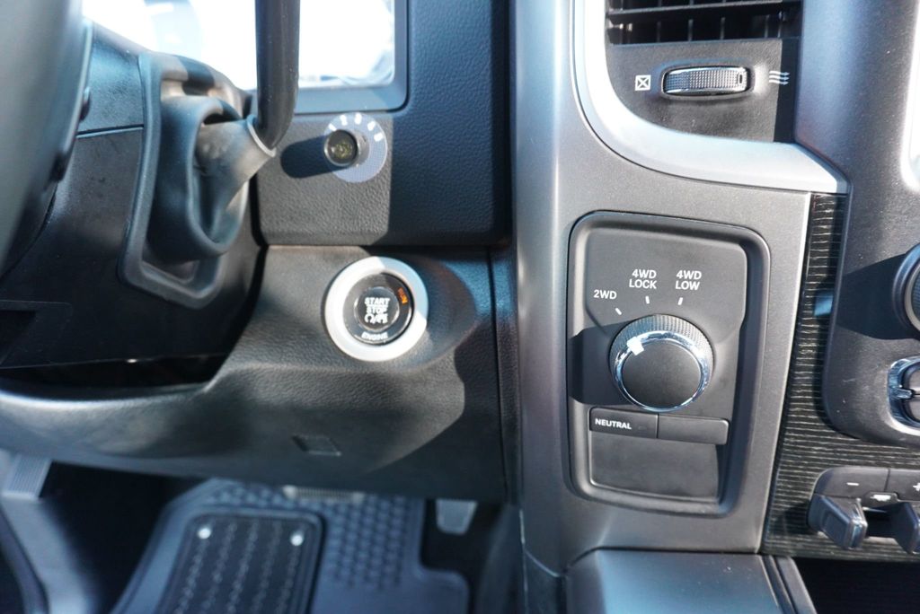 2016 Ram 3500 LIMITED - 22970896 - 44