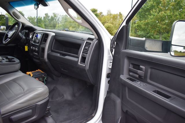 2016 Ram 5500 2WD Crew Cab 197" WB 84" CA Tradesman - 23093880 - 33