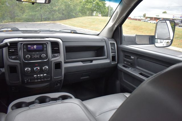 2016 Ram 5500 2WD Crew Cab 197" WB 84" CA Tradesman - 23093880 - 37