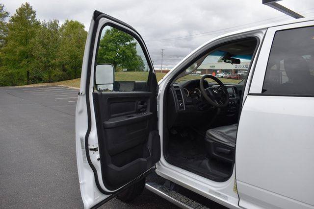 2016 Ram 5500 2WD Crew Cab 197" WB 84" CA Tradesman - 23093880 - 43