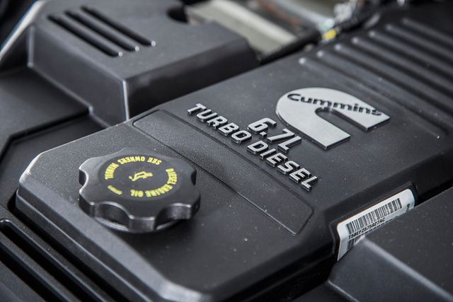 2016 Ram 5500 CREW CAB 4X4 NEW 11' HAULER BODY - 15656066 - 17