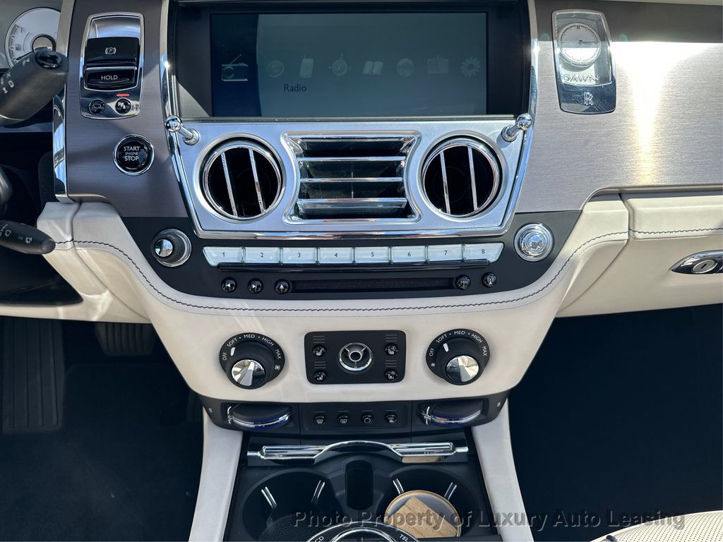 Rolls-Royce Dawn photo 14