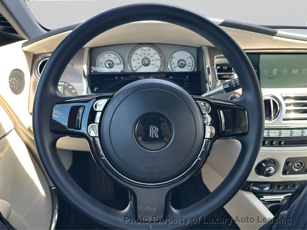 Rolls-Royce Dawn photo 17