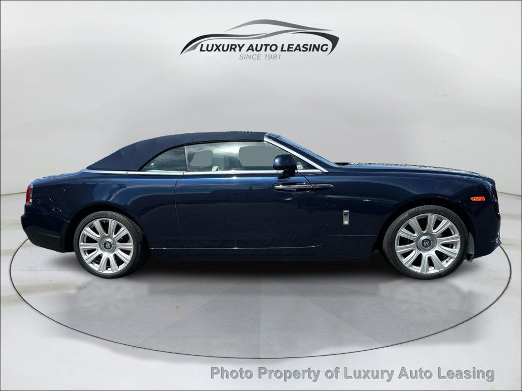 Rolls-Royce Dawn photo 2