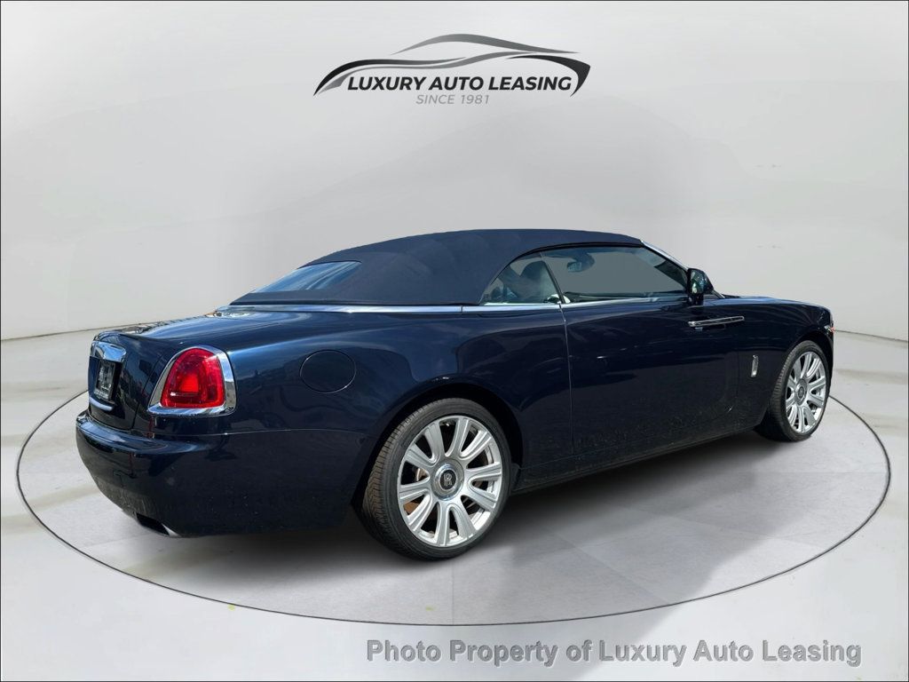Rolls-Royce Dawn photo 3