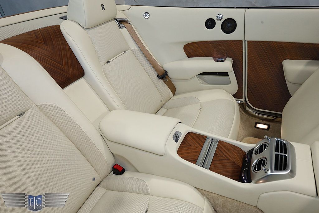 2016 Rolls-Royce Dawn 2dr Convertible - 23037962 - 24