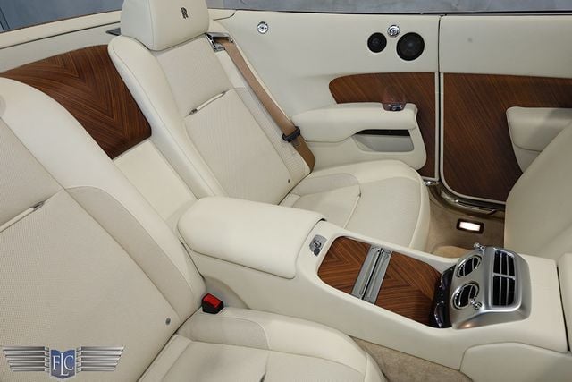 2016 Rolls-Royce Dawn 2dr Convertible - 23037962 - 24
