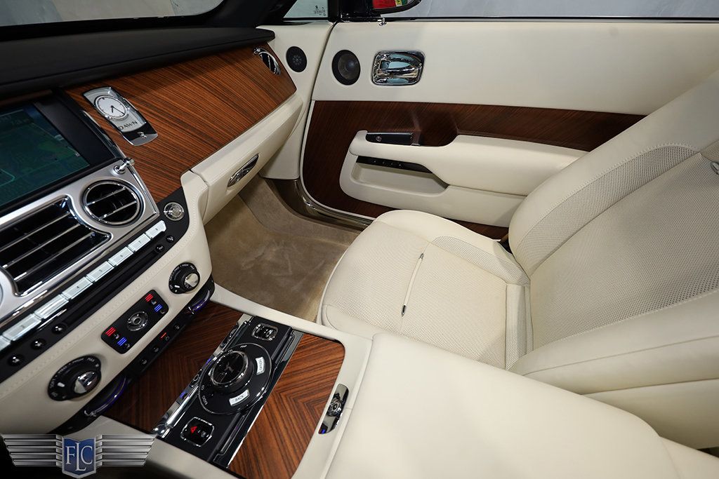2016 Rolls-Royce Dawn 2dr Convertible - 23037962 - 29