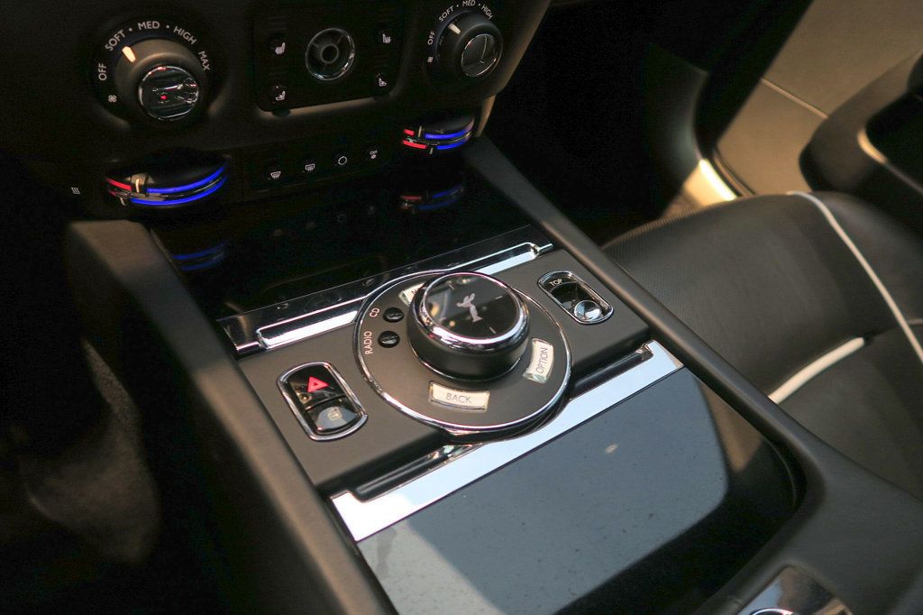 2016 Rolls-Royce Dawn 393 - 22938145 - 18