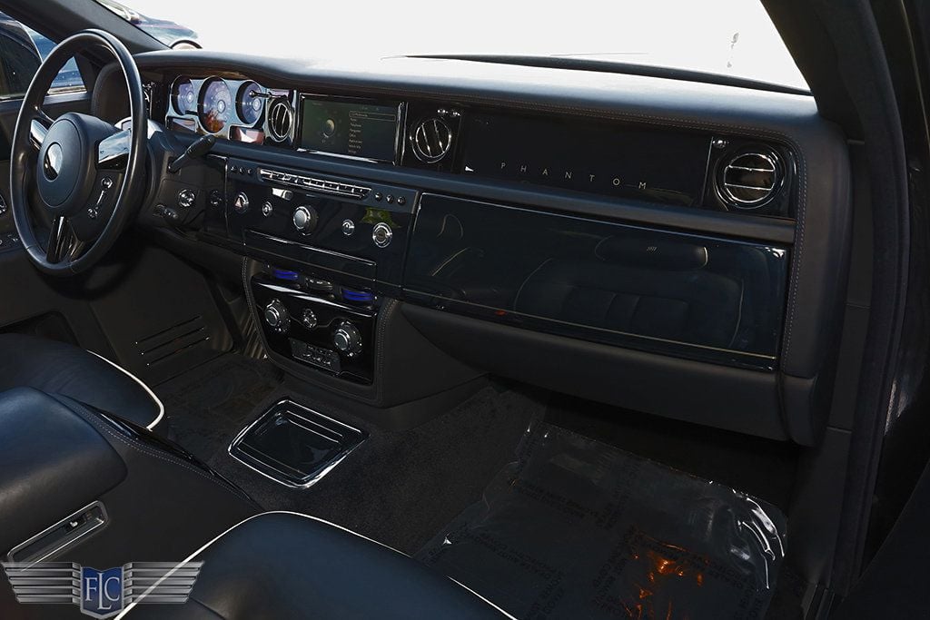 2016 Rolls-Royce Phantom 4dr Sedan - 22959100 - 32