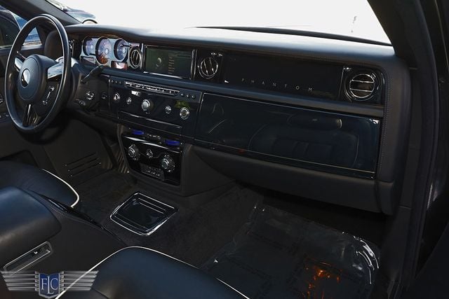 2016 Rolls-Royce Phantom 4dr Sedan - 22959100 - 32