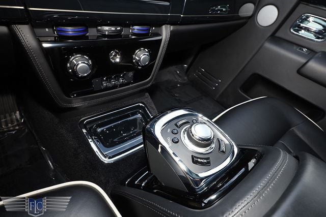 2016 Rolls-Royce Phantom 4dr Sedan - 22959100 - 39