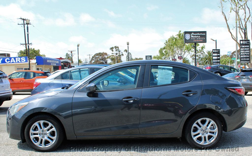 2016 Scion iA photo 8