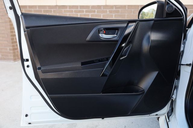 2016 Scion iM Ext Cab 185.5" WB 4WD SLE - 23025213 - 11