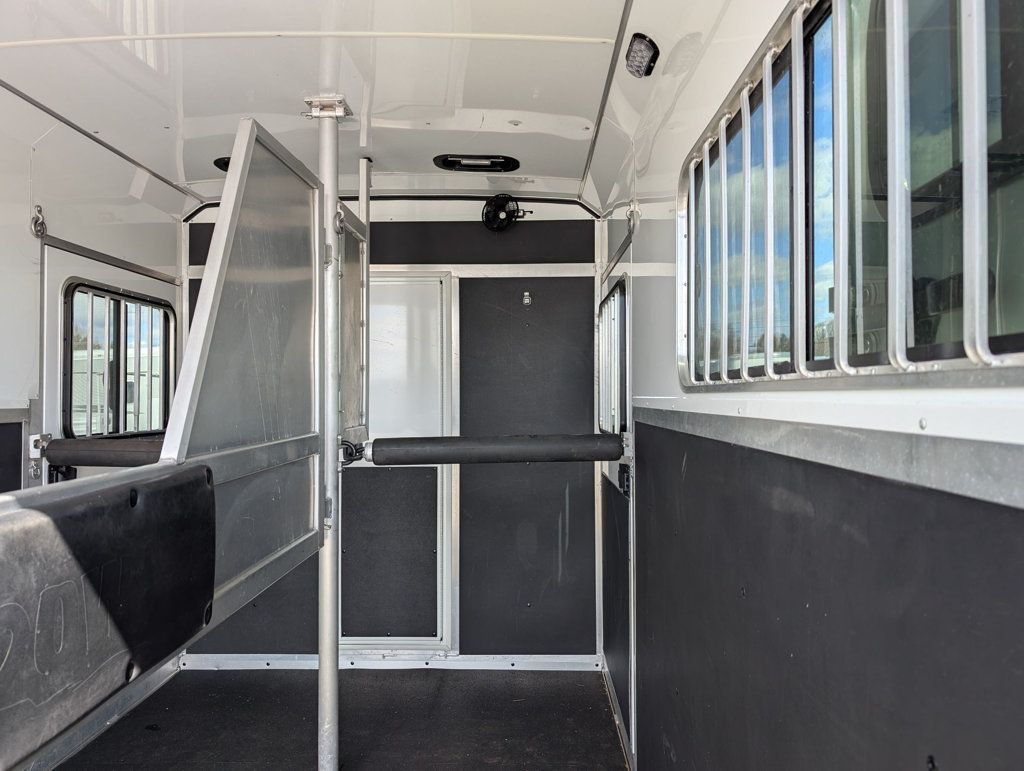 2016 Shadow 2 Horse KingPro Straight Load Queen Tack GooseNeck  - 22999458 - 9