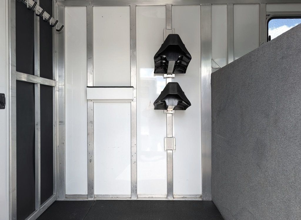 2016 Shadow 2 Horse KingPro Straight Load Queen Tack GooseNeck  - 22999458 - 2