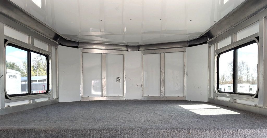 2016 Shadow 2 Horse KingPro Straight Load Queen Tack GooseNeck  - 22999458 - 3