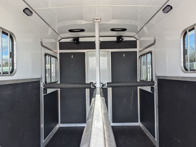 2016 Shadow 2 Horse KingPro Straight Load Queen Tack GooseNeck  - 22999458 - 7