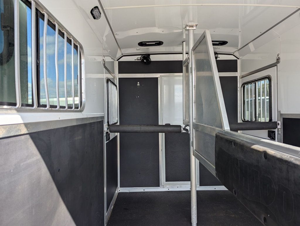 2016 Shadow 2 Horse KingPro Straight Load Queen Tack GooseNeck  - 22999458 - 8