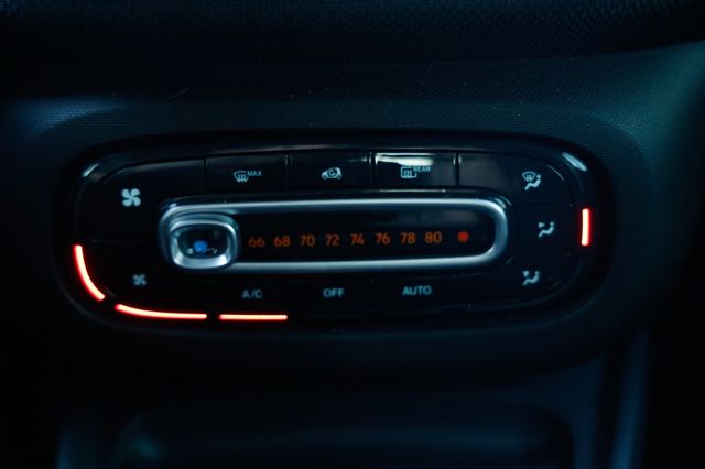 2016 smart Fortwo 2dr Coupe Passion - 22964919 - 26