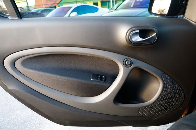 2016 smart Fortwo 2dr Coupe Passion - 22964919 - 36