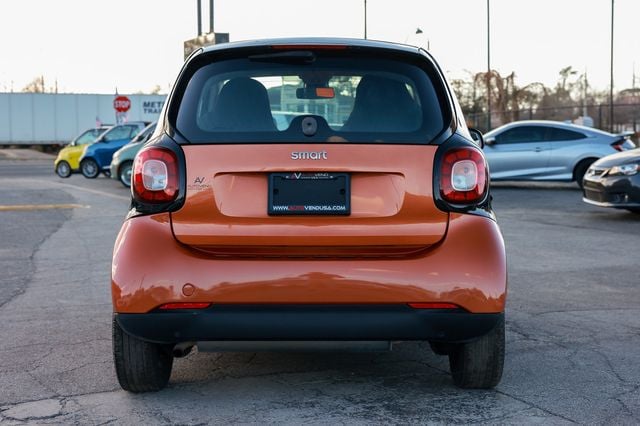 2016 smart Fortwo 2dr Coupe Passion - 22978551 - 11