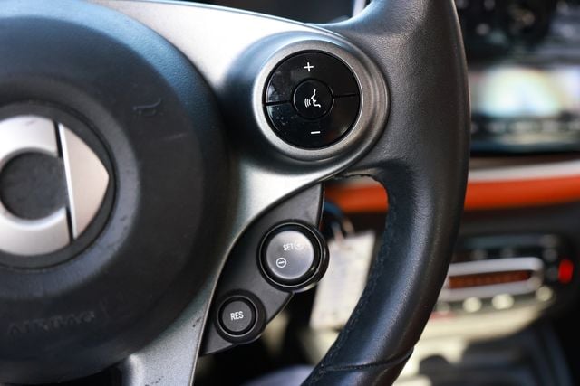 2016 smart Fortwo 2dr Coupe Passion - 22978551 - 24