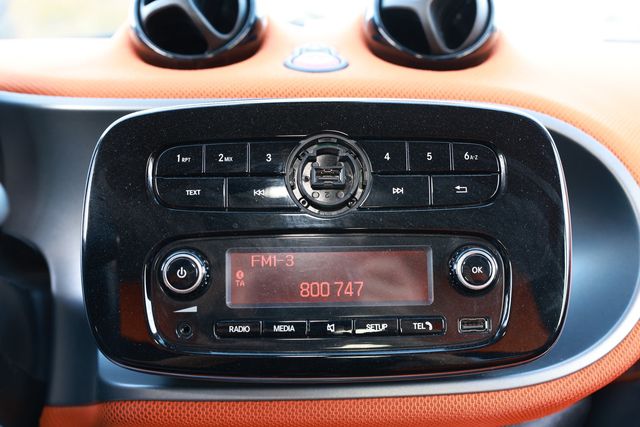 2016 smart Fortwo 2dr Coupe Passion - 22978551 - 30